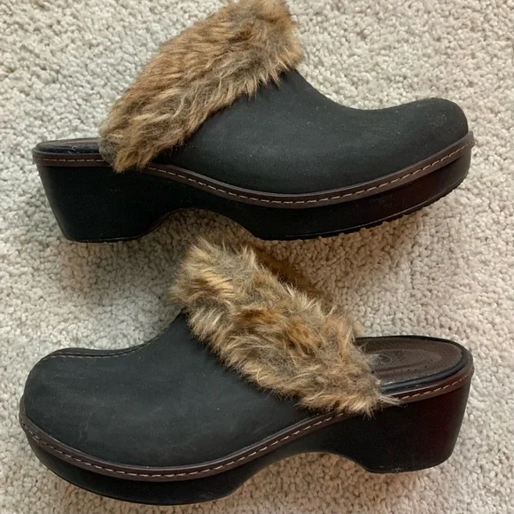 Crocs Shoes Crocs Cobbler Fuzz Clog Black Crocs With Fur On Sale